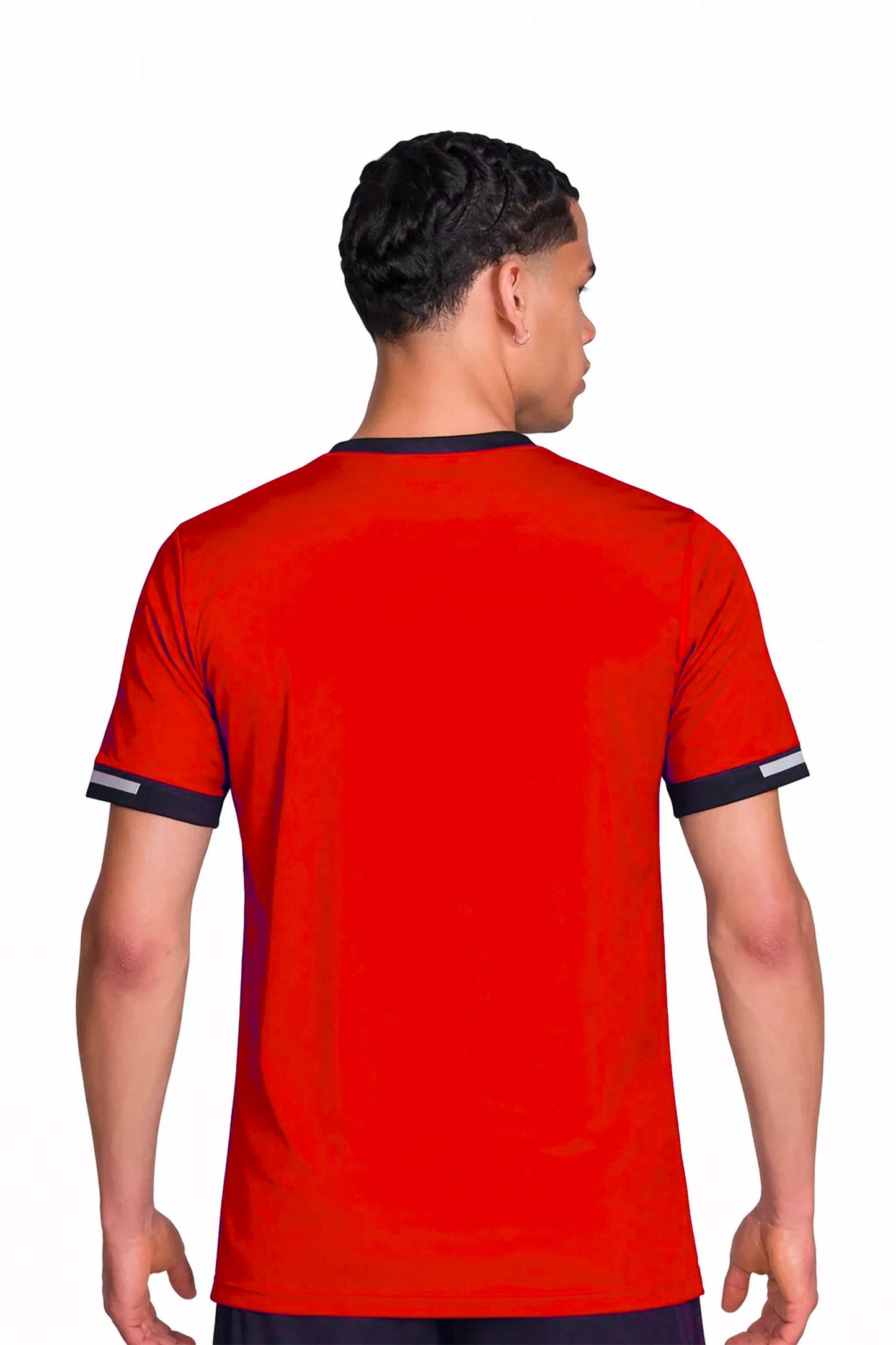 Homme portant le maillot t-shirt de football Kanya orange à motifs graphiques, vue de dos.
