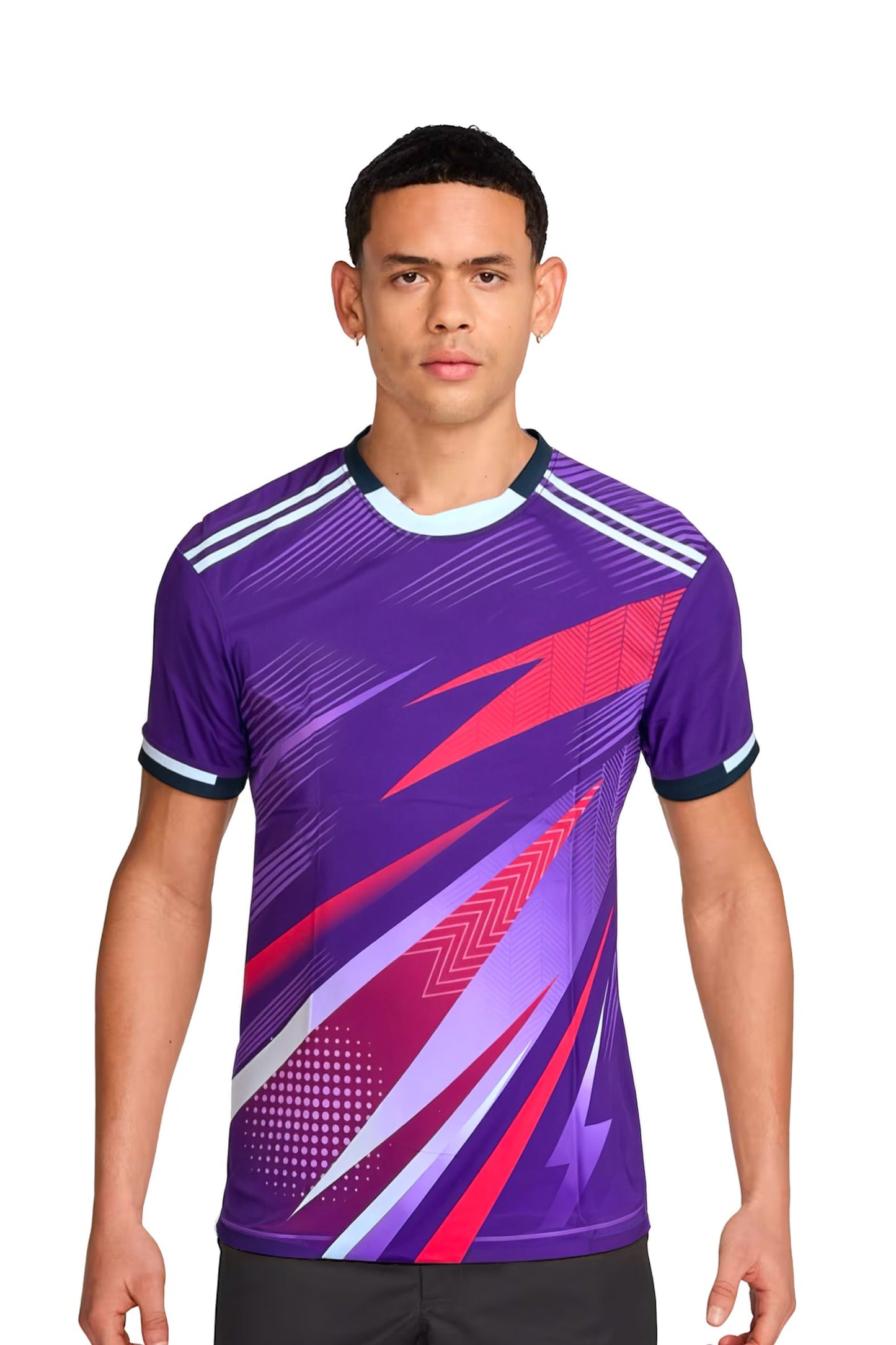 Homme portant le maillot t-shirt de football Kanya Purple à motifs graphiques, vue de face