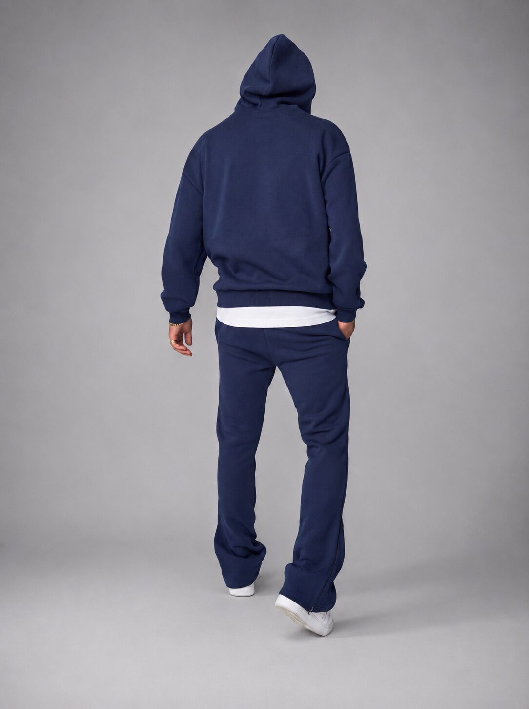 Survêtement KENZIR bleu marine porté par un homme, vue de dos