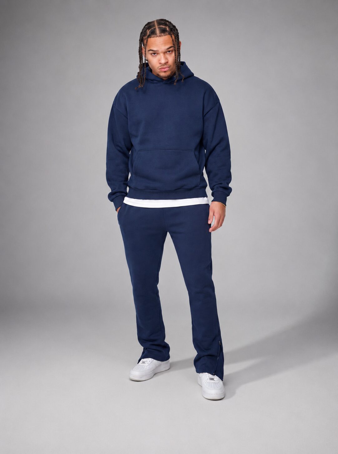 Survêtement KENZIR bleu marine porté par un homme, vue de face