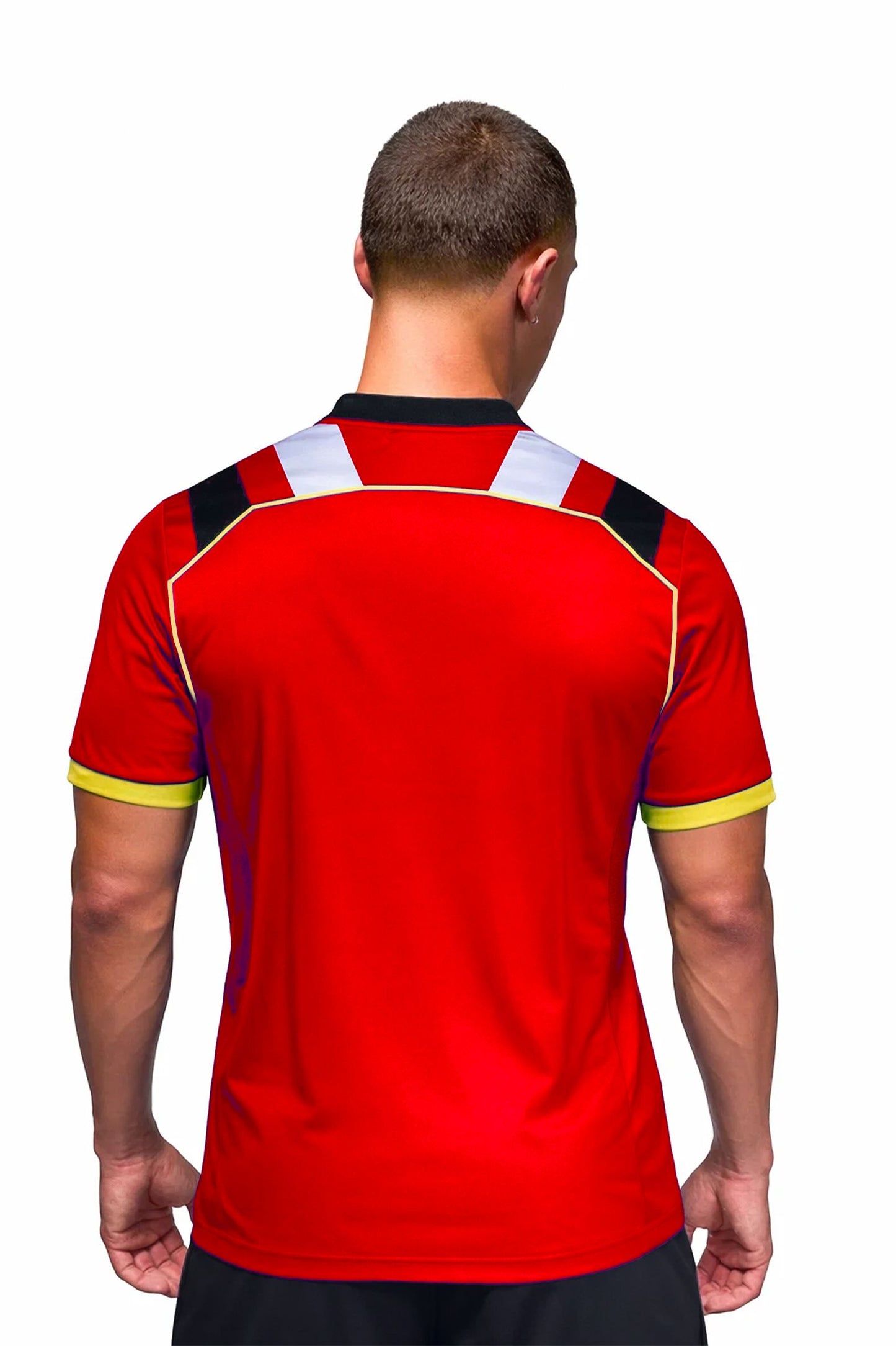 Homme portant le maillot t-shirt de football DAO orange à motifs graphiques, vue de dos