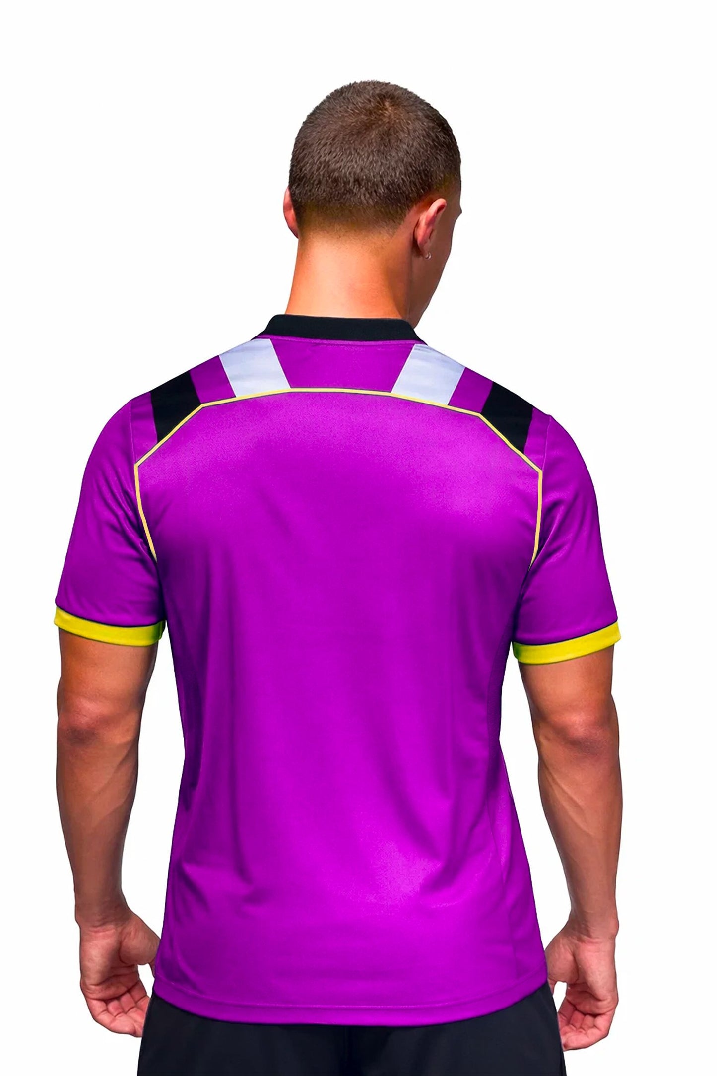 Homme portant le maillot t-shirt de football DAO purple à motifs graphiques, vue de dos
